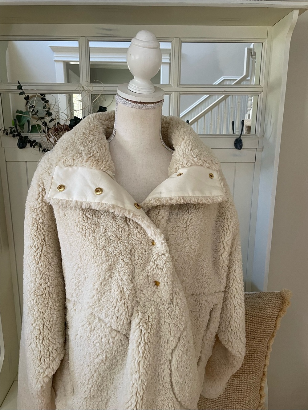 MICHAEL Michael Kors Cream Teddy Pullover Fleece Jacket - Picture 7 of 9